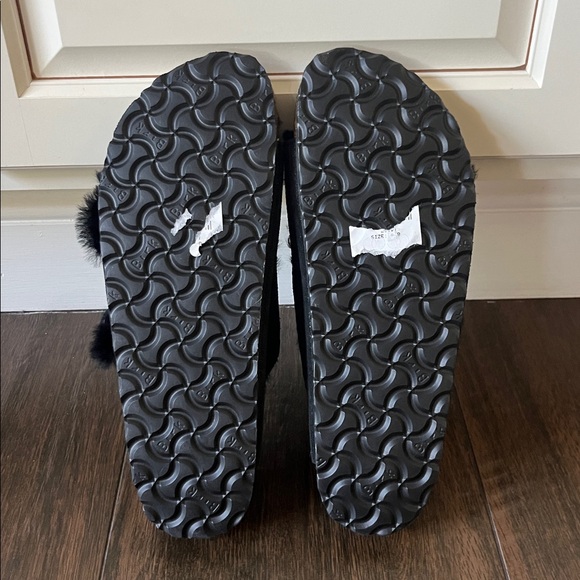 NWT Birkenstock Arizona Shearling Sandals